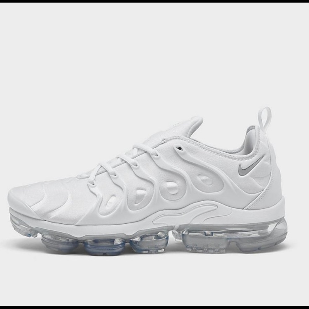 NIKE AIR VAPORMAX PLUS WHITE MENS SIZE 9.5 BRAND NEW W/BOX (924453-100)